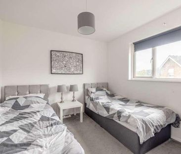 Manor House Lane, Datchet, SL3 - Photo 6