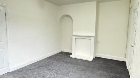 2 bedroom semi-detached house to rent - Photo 5