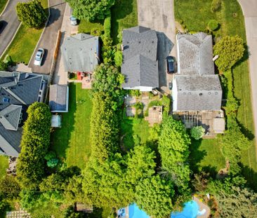 For Lease - 247 Jennings Crescent, Oakville, Ontario - Photo 2