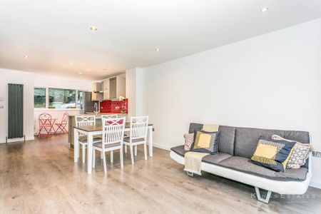 3 bedroom end of terrace house to rent - Photo 4