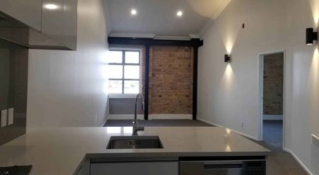 Industrial meets Modern - Photo 2