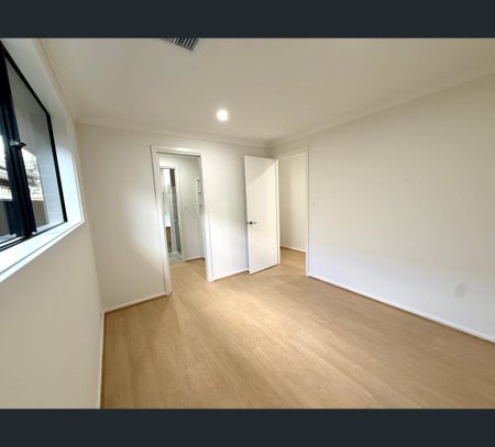 80 Tasman Avenue, Gilles Plains, SA 5086 - Photo 2