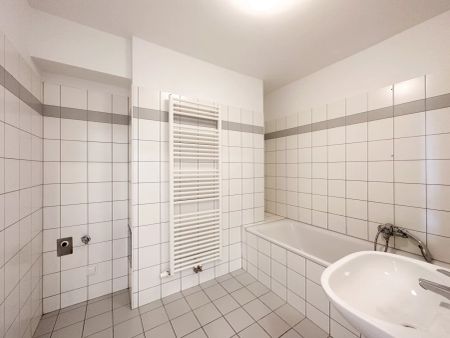 Sonnendurchflutete DACHGESCHOSS-Wohnung nahe KUTSCHKERMARKT | 5 min Fußweg zur U6 Station Michelbeuern AKH - Photo 2