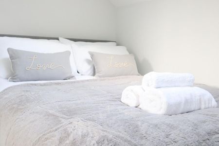 1 bedroom serviced apartment to rent - Photo 5