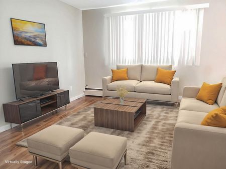 Karen Hall - Photo 2