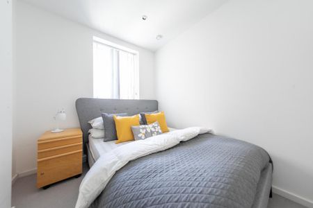 2 bedroom flat to rent - Photo 2