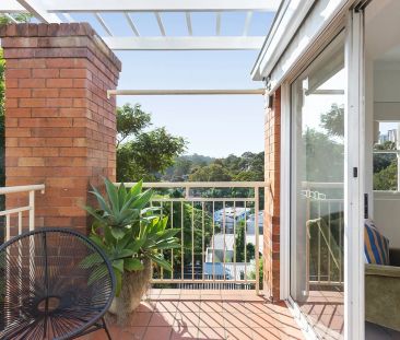 Oversized Apartment With Terrace & Parkland Views - Photo 2