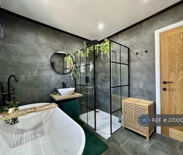 3 bedroom semi-detached house to rent - Photo 4