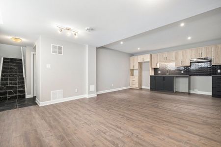 For Lease - 1226 MONTBLANC Crescent Unit# A, Russell, Ontario - Photo 5