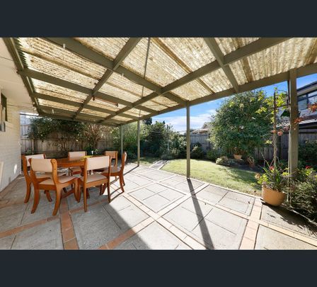 94 Brandon Park Drive, Wheelers Hill, Vic 3150 - Photo 1