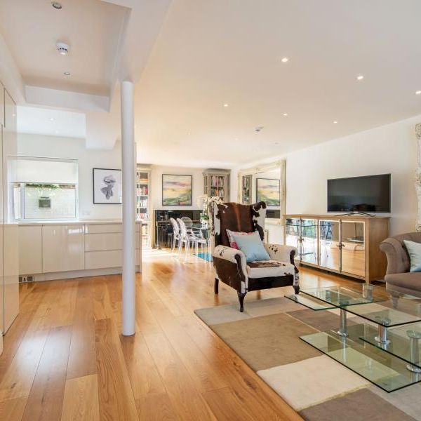 4 bedroom terraced house to rent - Photo 1