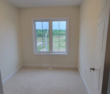 For Lease - 21 Melody Lane, Thorold, Ontario - Photo 2