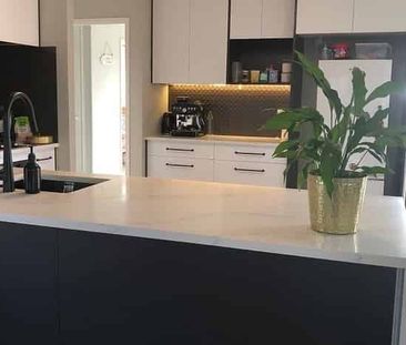 Sunny Family home near to Crum Park and Schools - Photo 5