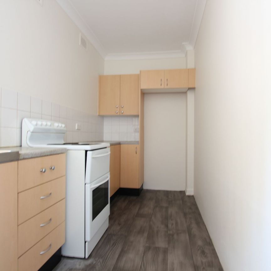 2 Bedroom Unit in Neat Complex - Photo 1