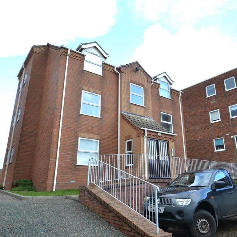 2 bedroom flat to rent - Photo 2