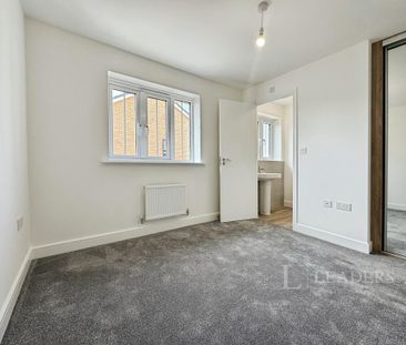 3 bedroom semi-detached house to rent - Photo 3