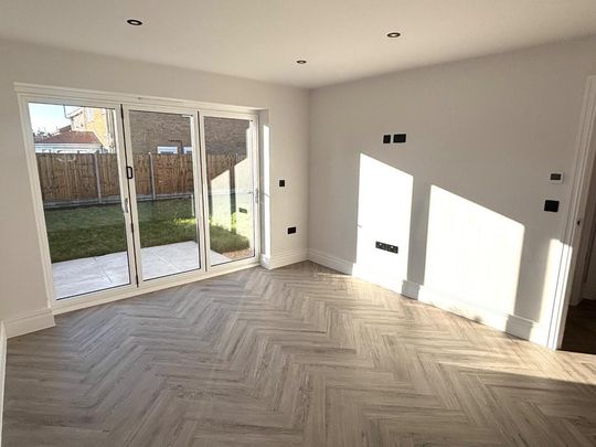 3 bedroom bungalow to rent - Photo 1