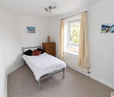 3 bedroom end of terrace house to rent - Photo 5