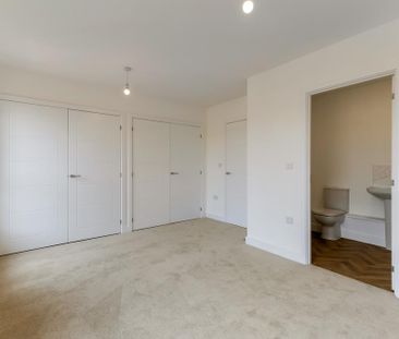 4 bedroom terraced house to rent - Photo 4
