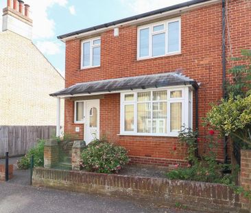 3 bedroom semi-detached house to rent - Photo 2