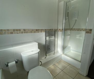 To Let 2 Bed House - Terraced Conway Street, Mold Per Calendar Mont... - Photo 5