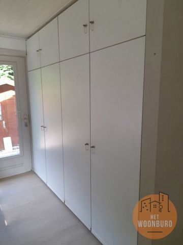 Bungalow met 1 slpk en ruime tuin (10 are) - Photo 3