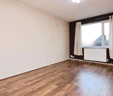 A one bedroom house in central Bradley Stoke. Offered on an part - ... - Photo 1