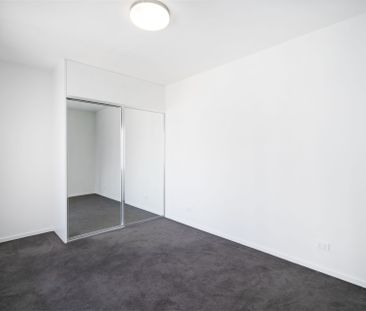 1 Bedroom Apartment in a Stunning Location - Photo 2