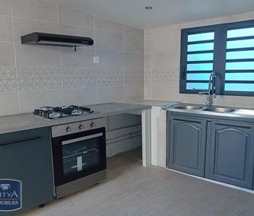 Location Maison 4 pièces 73m² ST LOUIS 97450 - Photo 2