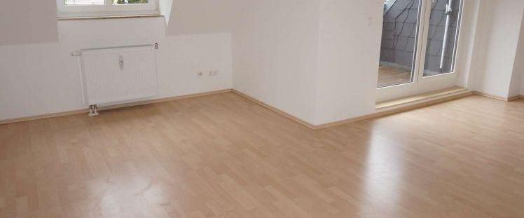 frei ab 1.3.26 - Gemütliche Dachschrägen - Bad mit Fenster + Bodenkammer - Foto 1