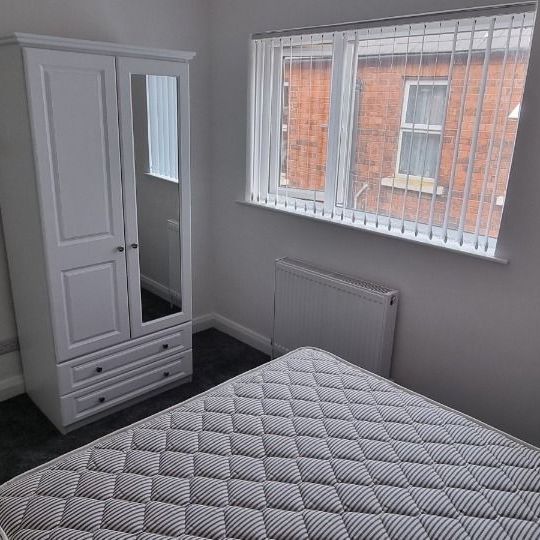 Apartment 3, 6 Eglantine Gardens, Belfast BT9 6EZ - Photo 1