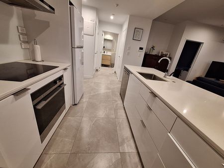 Modern Apartment - Great Suburb! - Photo 4