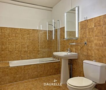 Location Appartement 2 pièces 61m² CHATEAURENARD 13160 - Photo 4