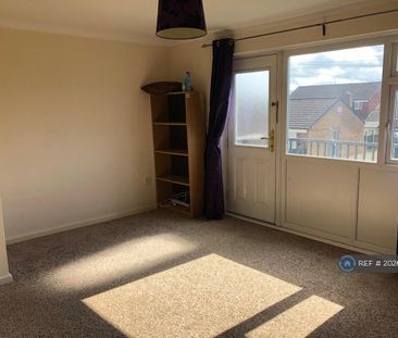 2 bedroom flat to rent - Photo 2