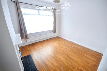 4 bedroom semi-detached house to rent - Photo 5