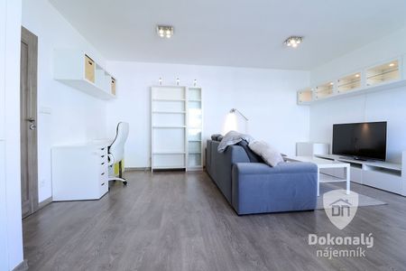 Pronájem bytu 2+kk 61 m² - Fotografie 4