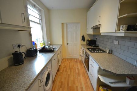 3 bedroom terraced house to rent - Photo 2