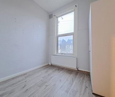 2 Grove Green Road, London E11 - Photo 5