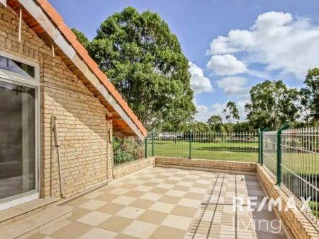 “Stunning &amp; Spacious 3 Bedroom Home” - Photo 3