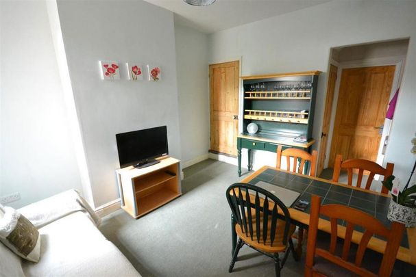 4 bedroom terraced house to rent - Photo 1