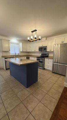 For Lease - 41 Melrose Avenue, Wasaga Beach, Ontario - Photo 1