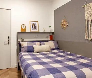 Standard - 2 Bed Flat - Photo 5