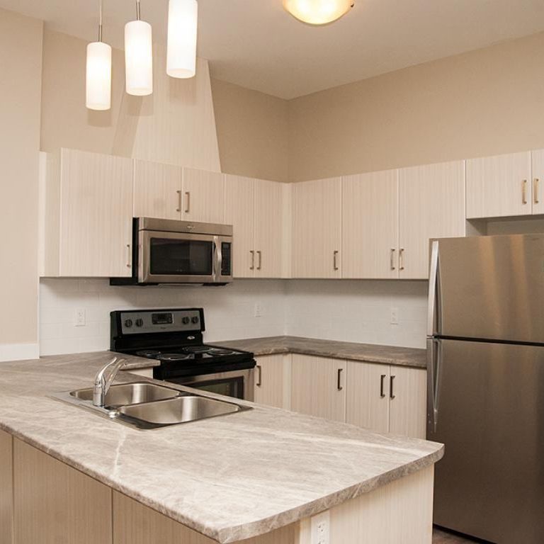 149 Main Street West apartment — Hamilton, ON (2-Bedroom) - 2 Bedroom - Photo 1