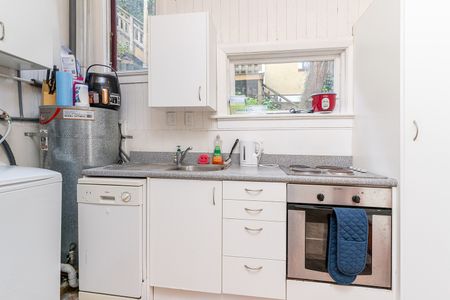 4-Bedroom Inner City Flat – Available Feb 2026 - Photo 4