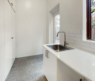 17 Fernhurst Grove, Kew VIC 3101 - Photo 5