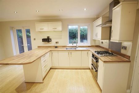 2 bedroom semi-detached house to rent - Photo 3