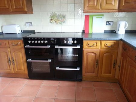 Large modern spacious house - Eastleigh Room 3 - Photo 2