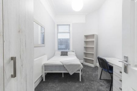 6 bedroom terraced house to rent - Photo 2