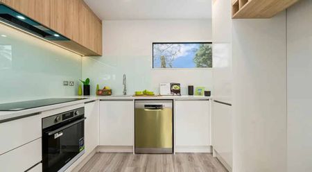 Home In West - Photo 4