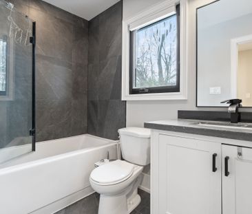 For Lease - 2188 Highriver Court, Mississauga, Ontario - Photo 2